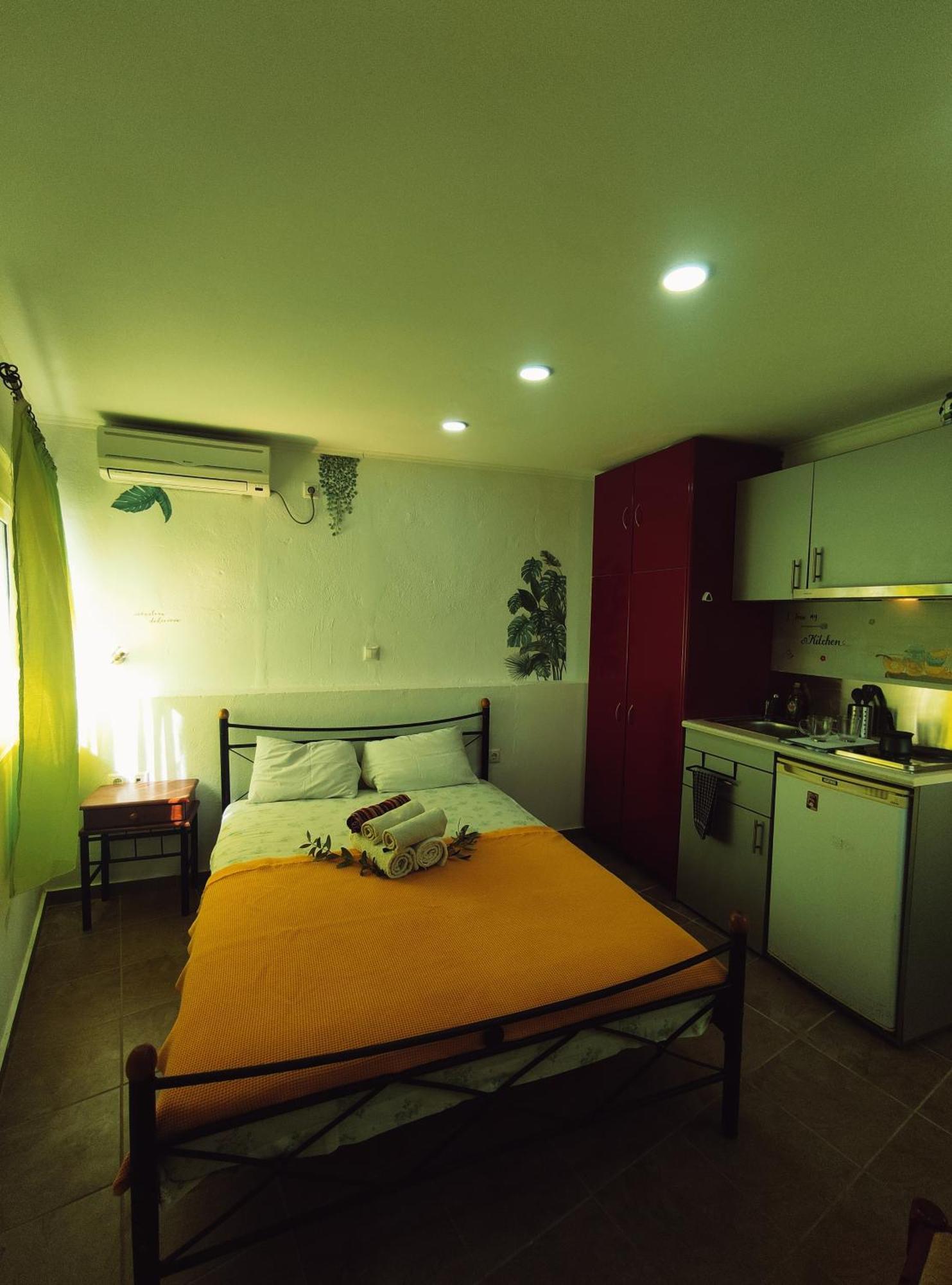 Melinta Rena'S Rooms Μελίντα الغرفة الصورة